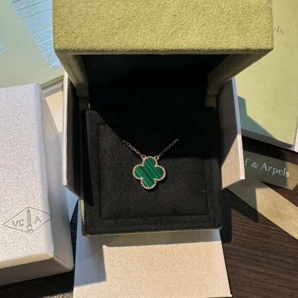 Van Cleef & Arpels 18k gold malachite necklace - Picture 1 of 5